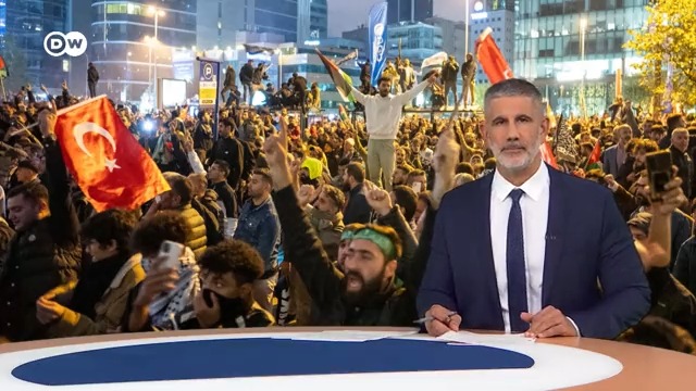 Gazze'de hastaneye saldırı Türkiye ile İsrail arasındaki normalleşme sürecini durdurur mu? Oytun Orhan: Son hastane saldırısı, sürecin en azından kısa vadede geri dönülemez noktaya gittiğini gösteriyor. Böyle bir ortamda Türkiye-İsrail enerji anlaşması mümkün gözükmüyor #DWHaber
