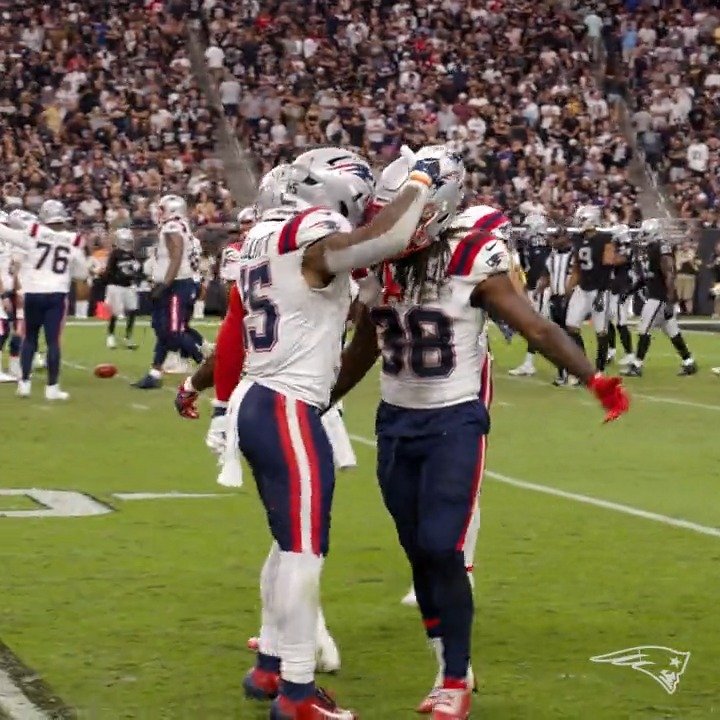 1️⃣5️⃣ &amp; 3️⃣8️⃣ Ezekiel Elliott | Rhamondre Stevenson #BUFvsNE 10/22 on CBS