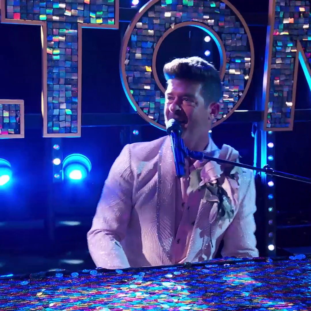 Calling all Elton John music lovers! This one's for you. ❤️ Don't miss this iconic performance by #TheMaskedSinger panelist Robin Thicke TONIGHT on FOX and next day on Hulu.