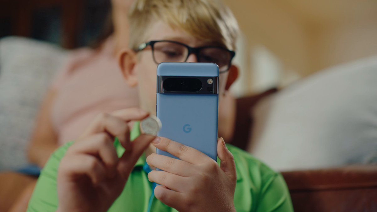 Meet 12-year-old Brendan, a coin enthusiast with low vision who loves using the new Pixel app, Magnifier, to zoom in on each of his coins. By using the Magnifier app, it allows Pixel to zoom in up to 30x, turning the phone into a digital magnifier 🔎