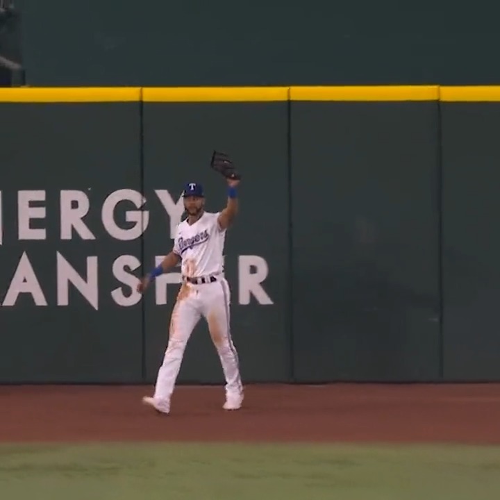 You think Texas Rangers fans loved watching Leody Taveras bring this one back? 🔊 #ALCS