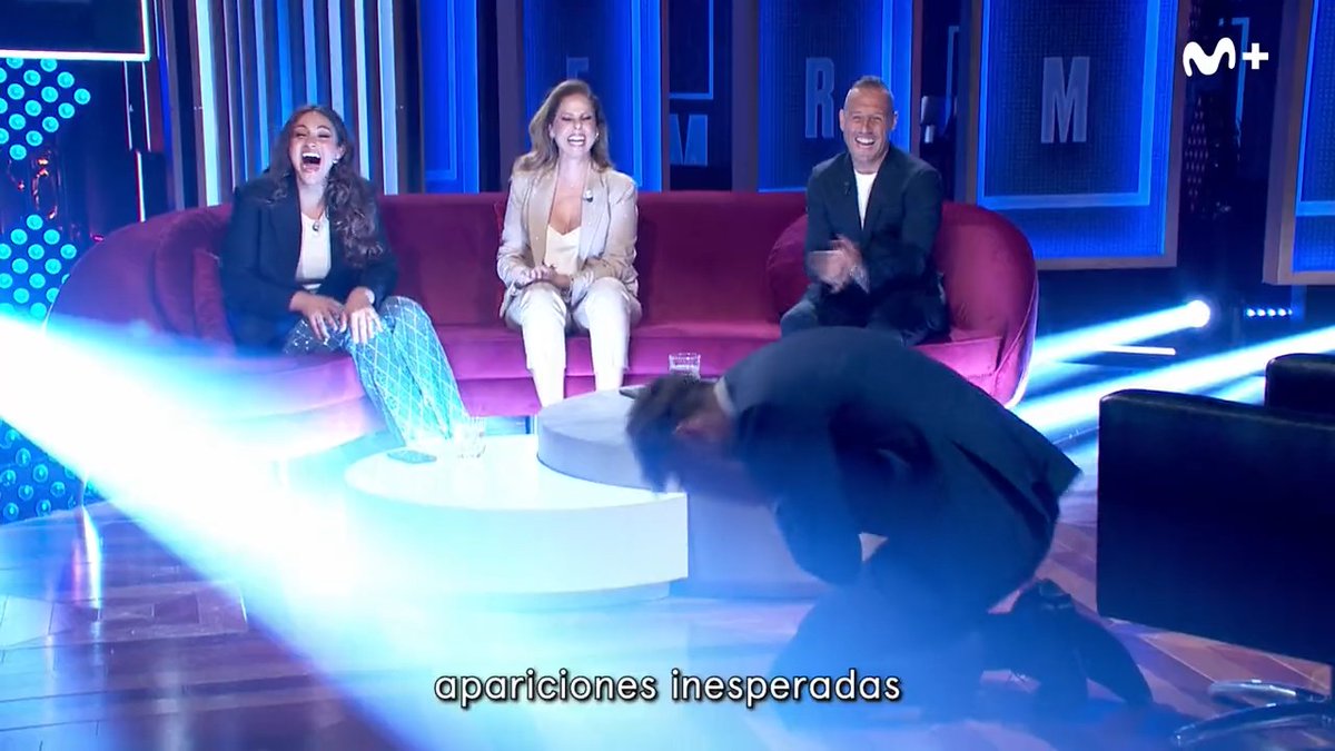 ¡Programón con todas las letras! Hoy en #MartínezYHermanos Dani Martínez se divierte con Santi Cazorla, Pastora Soler y Esperansa Grasia. 📲 #MartínezYHermanos, programa YA DISPONIBLE. 📺 Emisión hoy a las 21.30h en el dial 7 de Movistar Plus+.