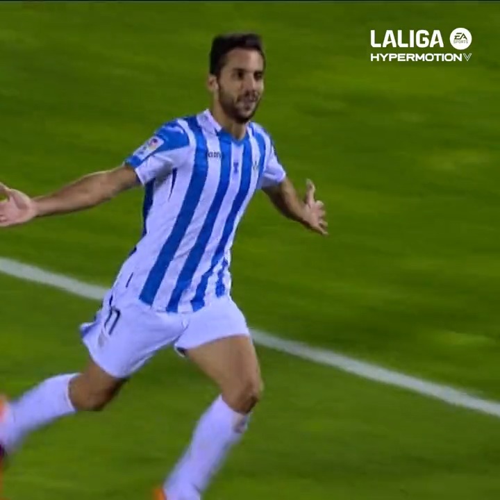 🧵 Hilo para comentar quién gritó como un loco el Velascazo de @velascomarbella ante el Betis del que hoy se cumplen 9⃣ años. ☝️🏻 Empiezo: yo