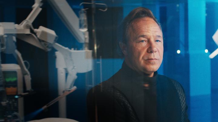 Stephen Graham ✅ Crime drama ✅ Very weird timelines shenanigans ✅ All 8 episodes of the mind-breaking BODIES are now on Netflix.