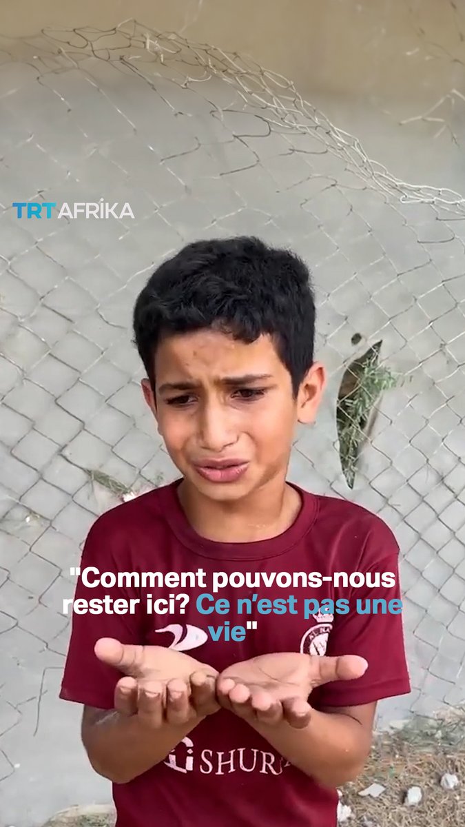 Il portait le maillon de la star de football Ronaldo et aimait bien joué au ballon avec son petit neveu. Depuis le bombardement de l'hôpital à Gaza, il vit la peur au ventre. ''Comment pouvons-nous vivre ici?, s'interroge t-il