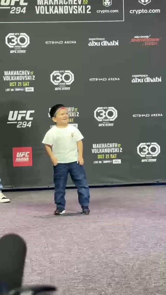Hasbulla brought out the belt for Makhachev 🔥 #UFC294