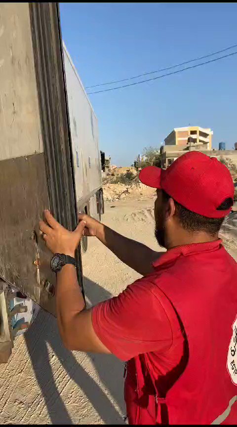 Our trucks are loaded and ready to go to Gaza. We are working with الهلال الأحمر المصري and PRCS to deliver our supplies as soon as the Rafah crossing is opened, hopefully tomorrow. We urge Israel to add fuel to the life-saving supplies allowed to enter.
