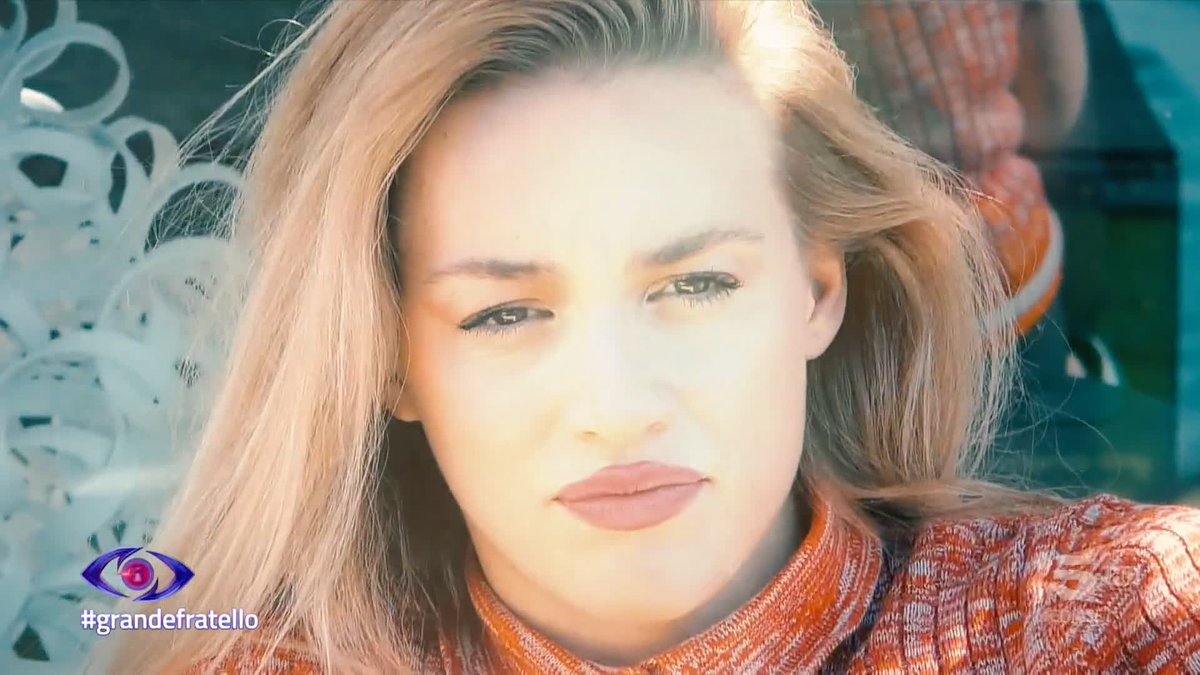 La lettera di Heidi con le sue motivazioni ed un saluto per i suoi compagni, in particolare Vittorio e Letizia. #GrandeFratello