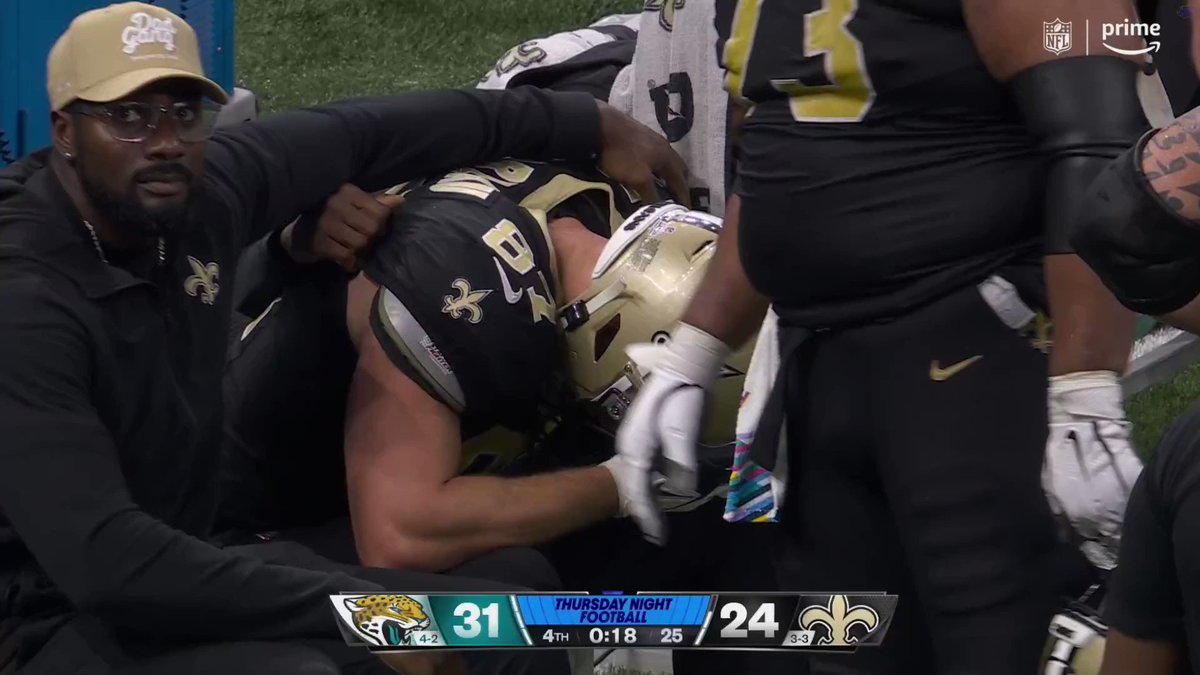 Gotta feel for Foster Moreau after dropping that pass.. he was devastated. His teammates were consoling him on the sidelines. This game doesn’t fall completely on his shoulders. Hope he knows that.
