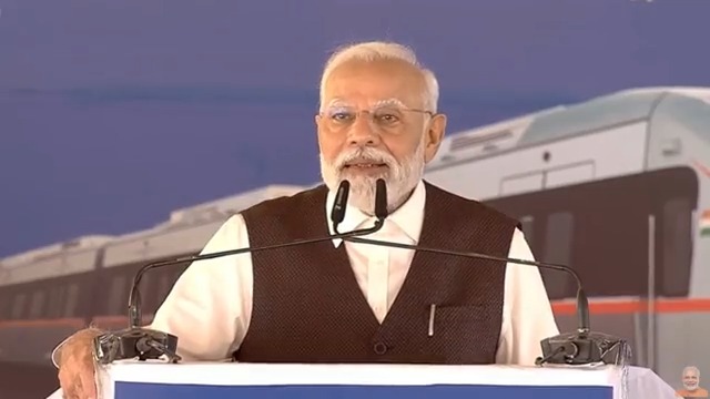 'नमो भारत' ट्रेन में आधुनिकता भी है, गति भी है, अद्भुत स्पीड भी है। ये 'नमो भारत' ट्रेन, नए भारत के नए सफर और नए संकल्पों को परिभाषित कर रही है: आदरणीय प्रधानमंत्री श्री Narendra Modi जी