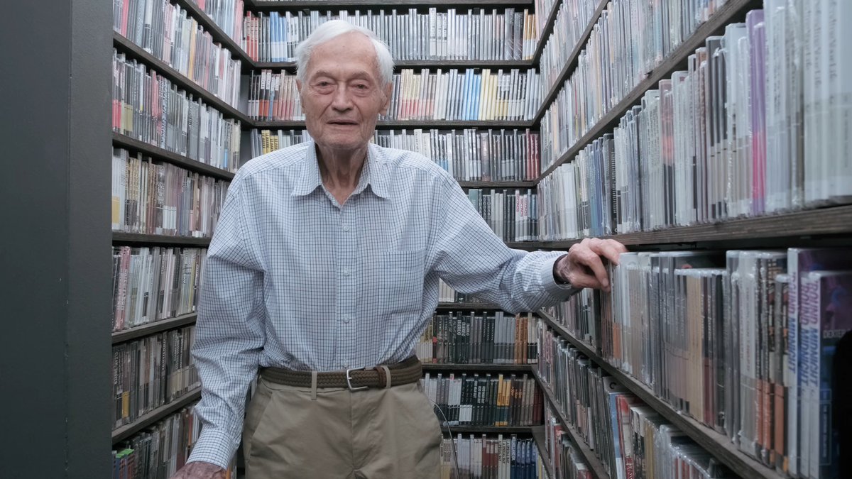 ✨Roger Corman’s Closet Picks✨Legendary filmmaker Roger Corman talks about the brilliance of TARGETS, his memories of collaborating with a young Martin Scorsese, &amp; his experiences as a story analyst at Twentieth Century-Fox &amp; as a distributor of art-house classics like AMARCORD.