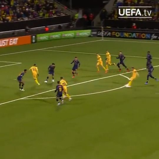 This performance from Erik Botheim 🥶 Directly involved in 5️⃣ of Bodø/Glimt's 6️⃣ goals 🆚 Roma #OTD in 2021 💪 FK Bodø/Glimt | Seriemester 2024 🏆 || #UECL