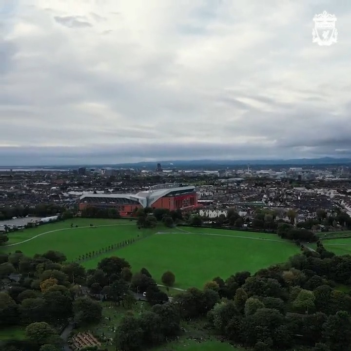 Anfield is set for the 243rd Merseyside derby 🏠 #LIVEVE