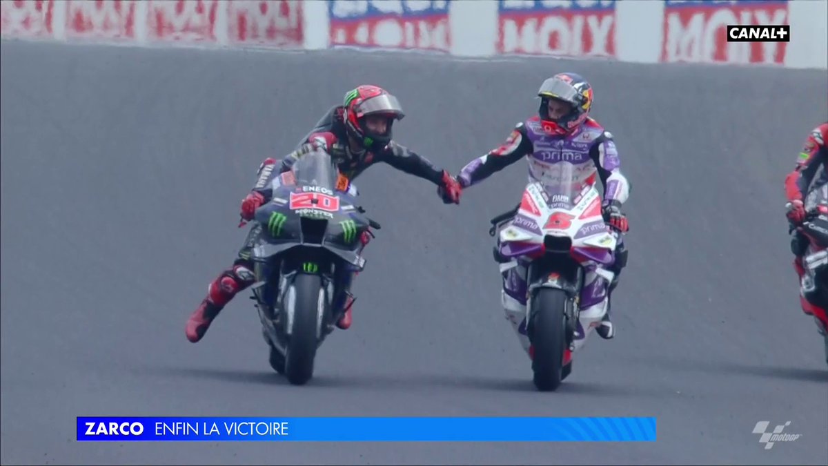 🗨️ "S'il y a un pilote qui mérite vraiment une victoire, c'est bien lui" Les mots de fabio quartararo pour Johann Zarco 🥰