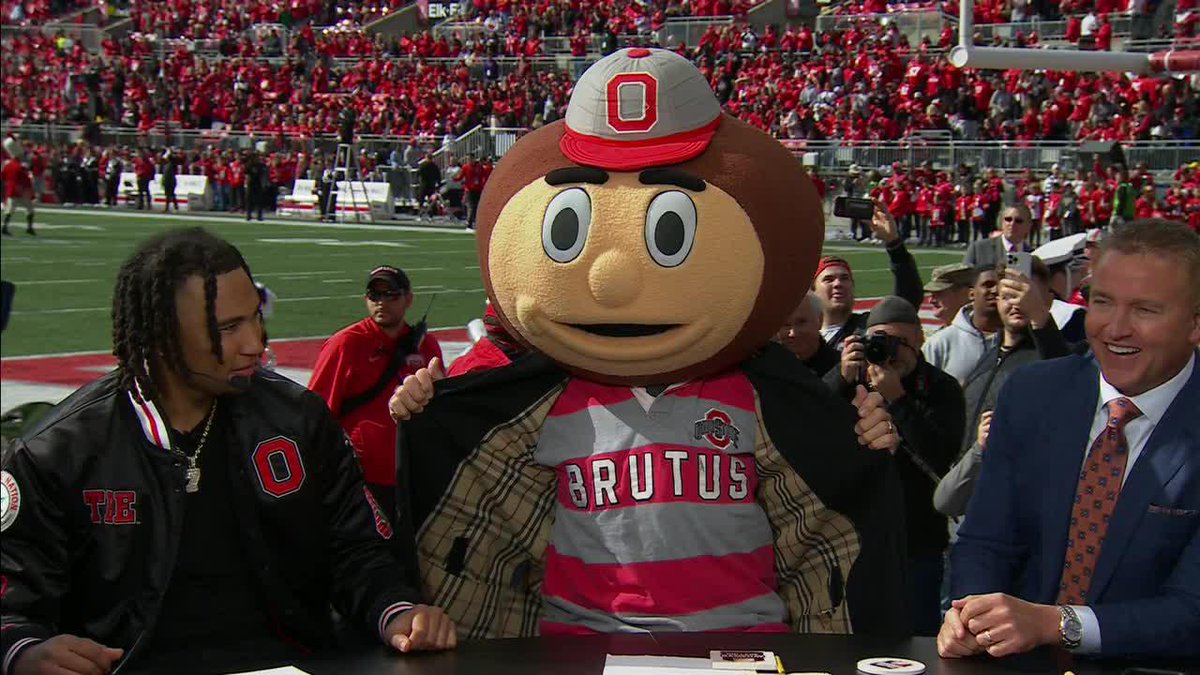 It's been 27 years since Coach Corso put on Brutus' headgear for the first time and nothing has changed 🙌 #CollegeGameDay