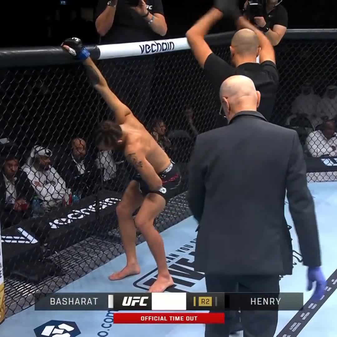 This bout has been called to a stop. Victor Henry is unable to continue after an unintentional foul and the fight has been ruled a no contest #UFC294