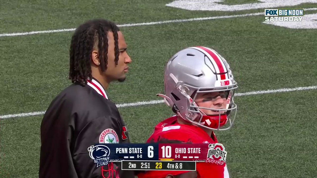 CJ Stroud gave Ohio State QB Kyle McCord a pat on the back on the sideline 👏 (via FOX College Football)