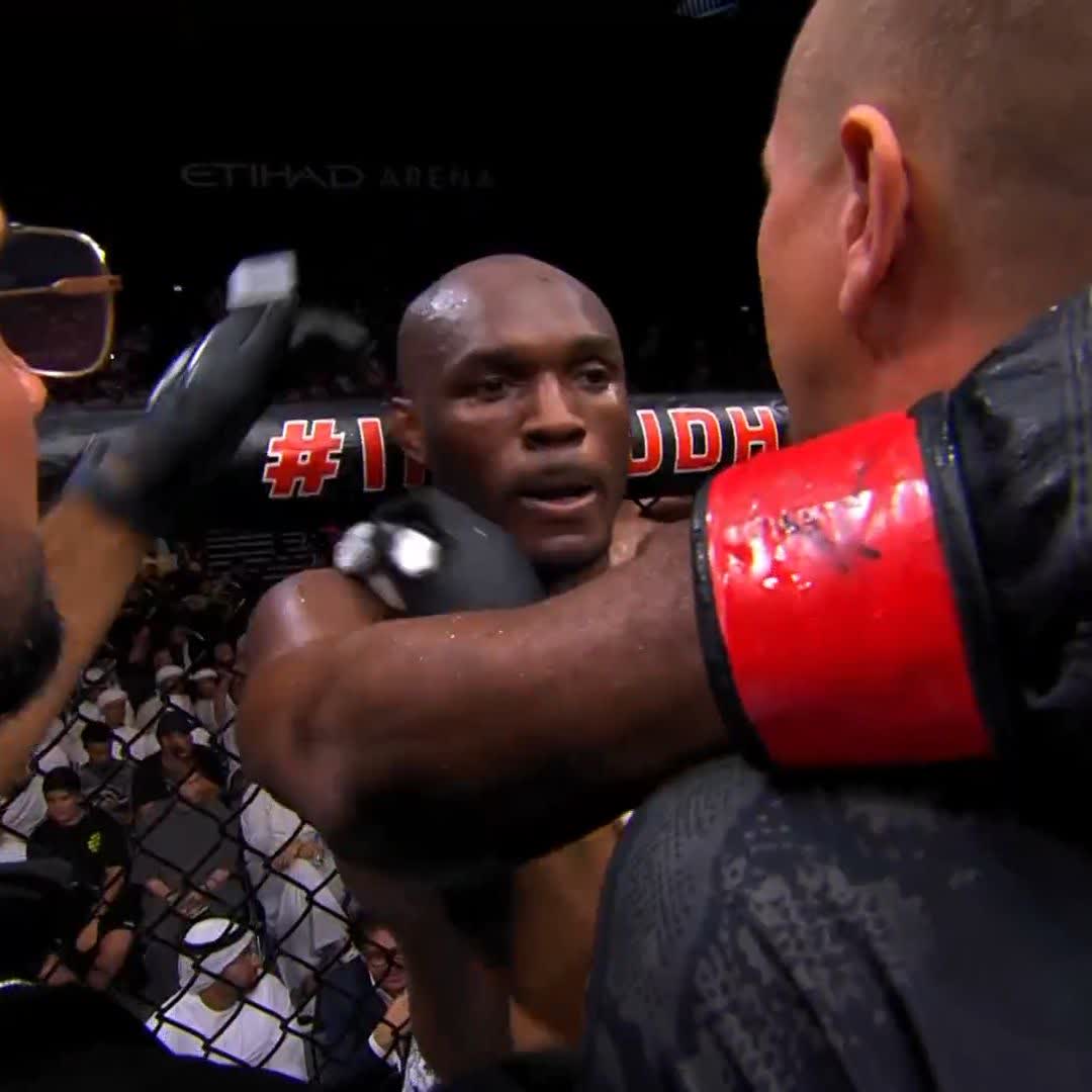 Final 5 minutes on the way! Go inside the Usman corner before Round 3 🔊 #UFC294