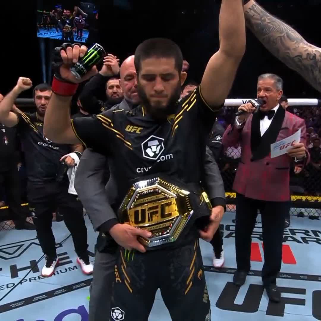 AND STILL THE BEST IN THE WORLD. 🏆 @MakhachevMMA JUST DID THAT. #UFC294