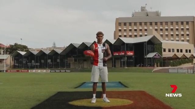 New Saints recruit Liam Henry says the lure of playing at Marvel Stadium and not the MCG was a big factor in heading to Melbourne. #7AFL #7NEWS