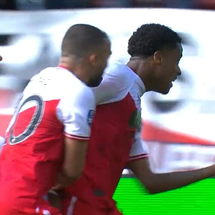 Ryan Flamingo deelt Ajax de volgende klap uit: FC Utrecht op 1-0! 😳 #utraja