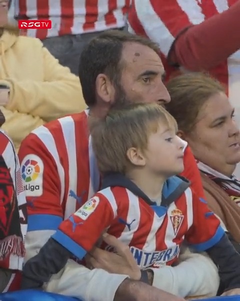 👨👦 El primer partido de Jan. 👊🏻 #Por𝐓𝐈 🔴⚪