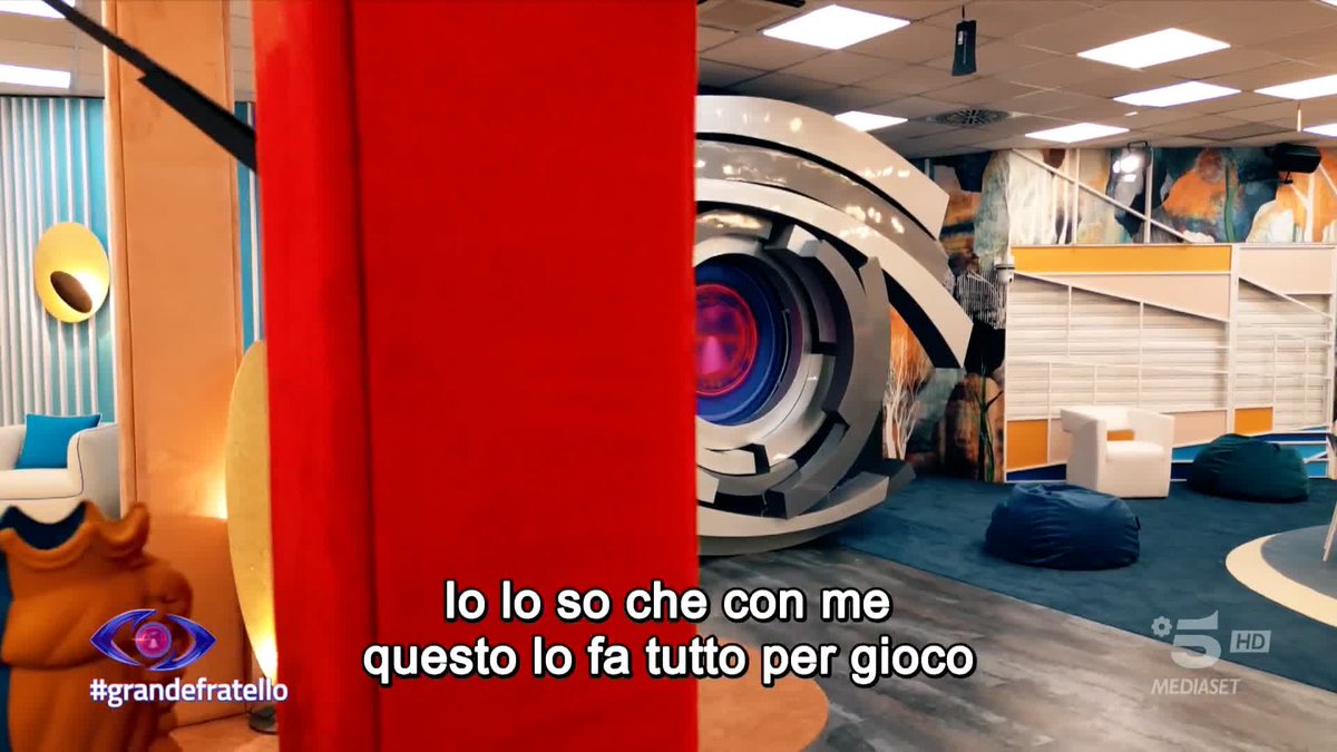 Sicuramente si tratta di parole che fanno male... e che non piaceranno tantissimo a Beatrice. #GrandeFratello