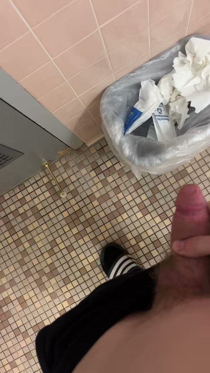 quick flood in some random bathroom lmao. #pissmarking #destructivepiss #pisseverywhere #pisswhereyouwant #pissallover #markyourterritory #dick #cock #gaypiss #gaypissing #pisstrash #pisstrashing #horny #twink #twinkpiss #twinkpissing