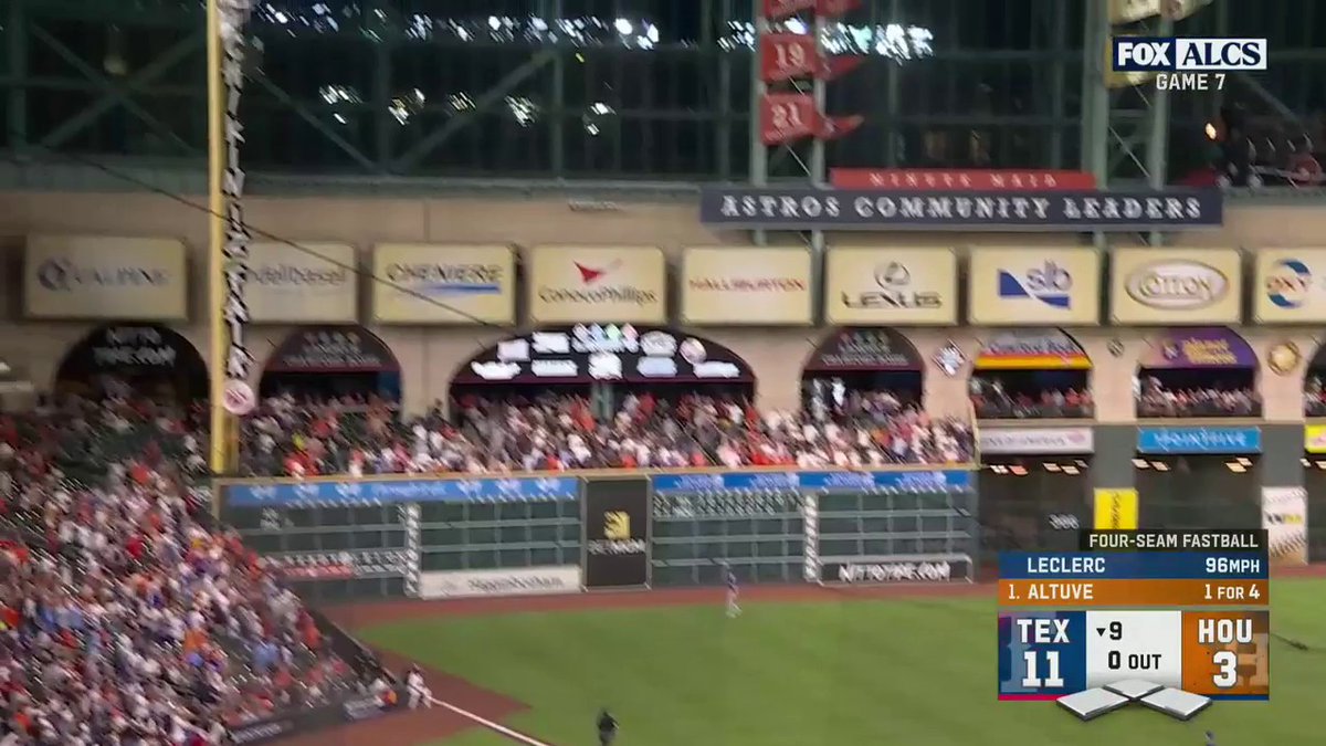 Jose Altuve goes yard on the first pitch of the 9th inning! 📺: FOX/FS1
