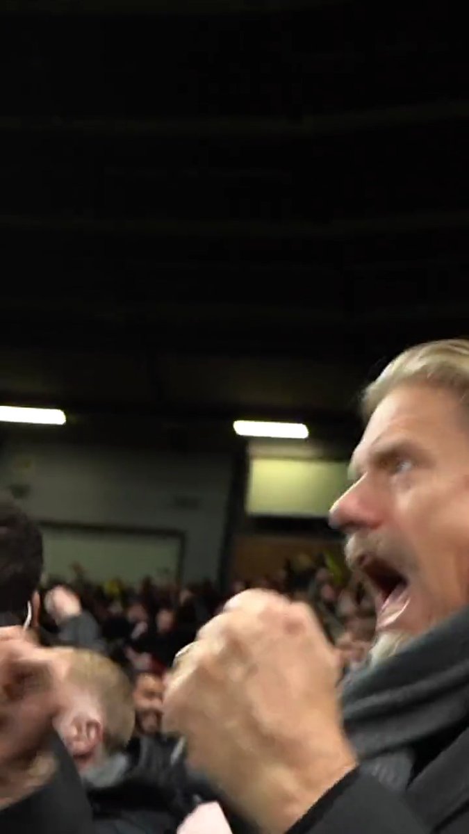 🚨 Peter Schmeichel's reaction to André Onana's decisive save 🧤 via Football on TNT Sports