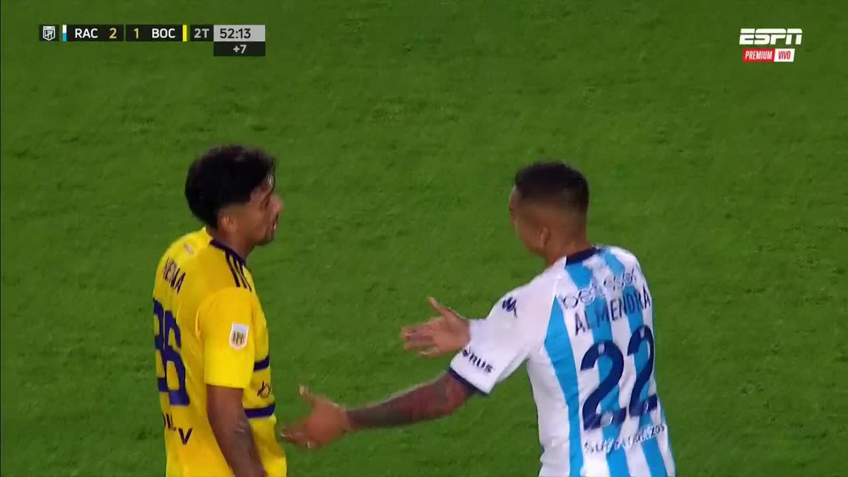 ❌Almendra y una patada "a romper" a Cristian #Medina. El de #Boca NO aceptó las 'disculpas' del jugador de Racing.