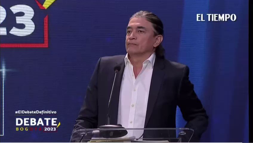 A Bolívar lo desenmascaran, y su respuesta es atacar a los periodistas. Tras de bufón ladrón. Bolívar patrocinó el terrorismo de la primera línea.