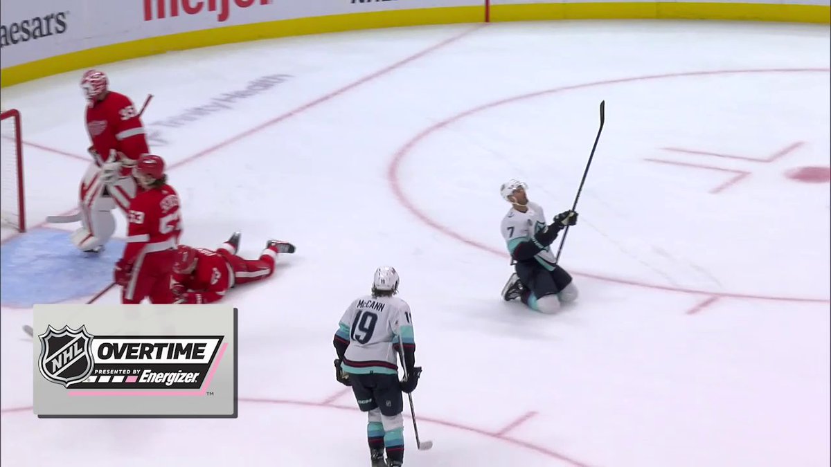 🦑 EBERLE IN OT 🦑 The Seattle Kraken pick up the extra point with an Energizer overtime winner!