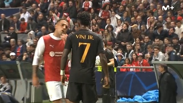 Zalazar le recriminó la acción a Vinicius. #UCL #LaCasaDelFútbol