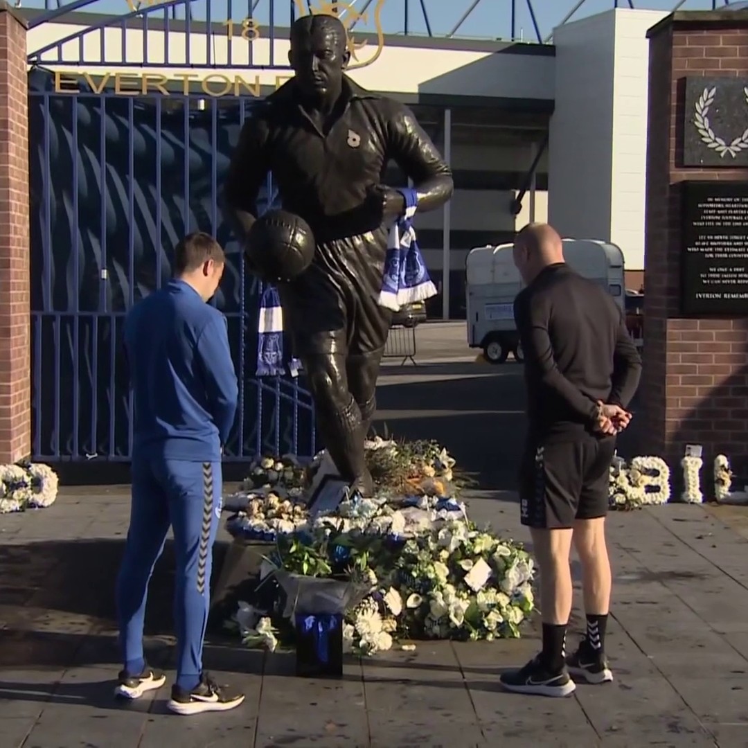 Everton manager Sean Dyche has released a statement after the passing of club chairman Bill Kenwright.