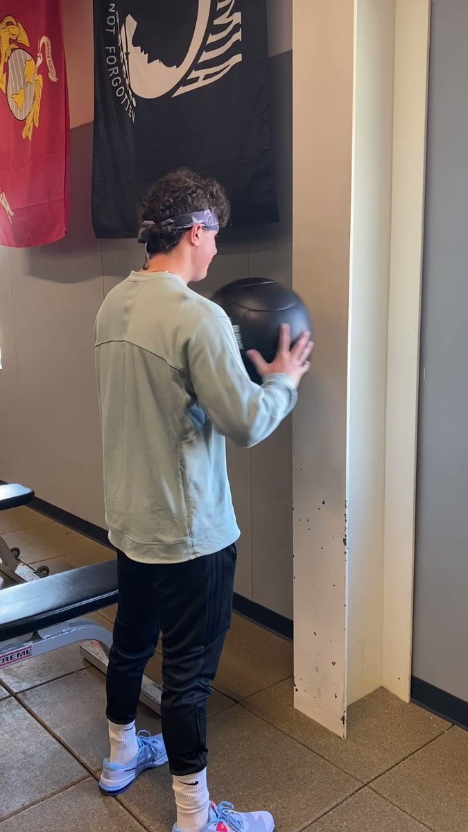 Pitchers: Stop running poles to “flush out lactic acid,” the day after you throw… 🔥 Do this low level movement work 1. Extensive chest pass (normal + single arm) 2. Extensive band pulses 3. Band assisted neutral grip hang 4. KB thread needle 5. T-spine/pec opener 6. Serratus wall rollers 7. Dynamic Blackburn 8. Light plate flip & catch