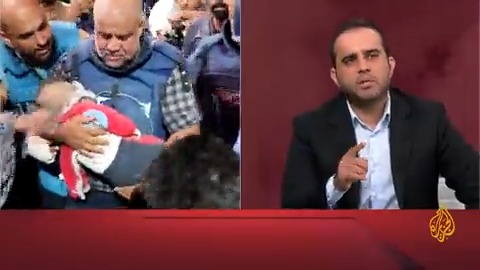 الزميل تامر المسحال معزيا وائل الدحدوح في استشهاد أفراد من عائلته بينهم زوجته وابنه وابنته: ما جرى هو استهداف للصوت الصحفي ولوائل الذي شاءت الأقدار أن يغطي خبر استشهاد عائلته #الأخبار #حرب_غزة