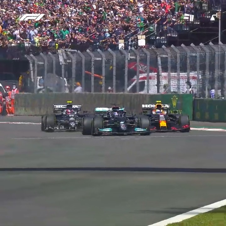 A bustling and busy race start in Mexico! 👀 #MexicoGP #F1