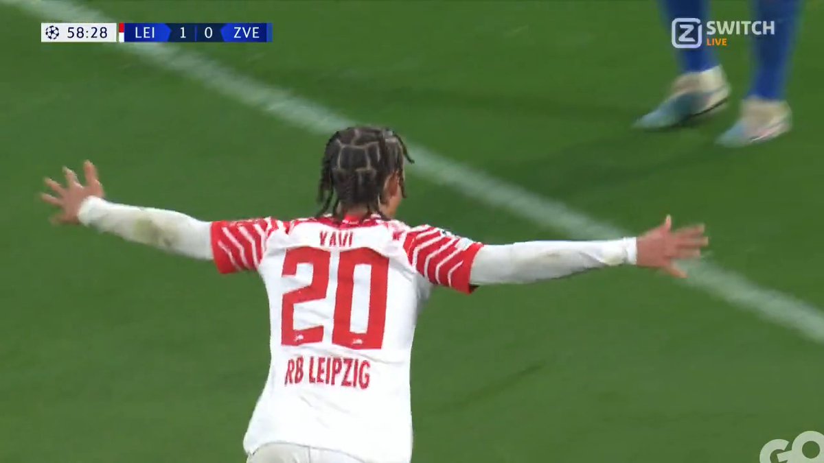 𝐙𝐎𝐎𝐎𝐎, XAVI SIMONS! 🚀 Met een héérlijke knal van afstand zet hij Leipzig op 2-0 tegen Rode Ster 🫡 #ZiggoSport #UCL #RBLCZV