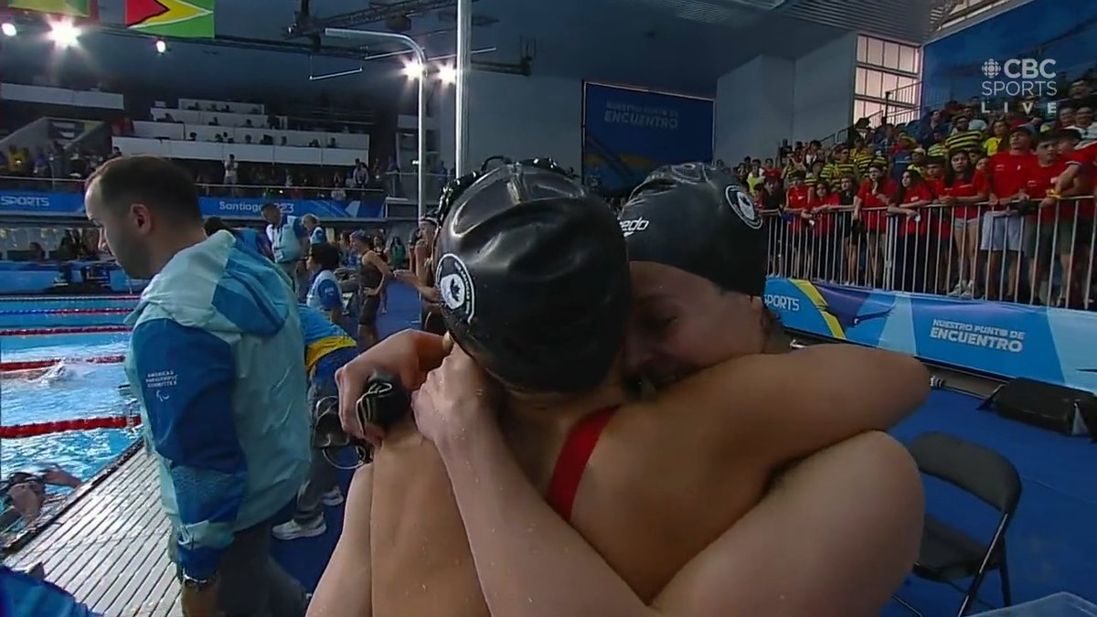 It’s GOLD for Team Canada in the women’s 4x100m medley relay 🇨🇦 That marks FIVE GOLD MEDALS for Maggie Mac Neil OLY, MSc at the Pan Am Games, the most ever by a Canadian at a single games 🥇🥇🥇🥇🥇