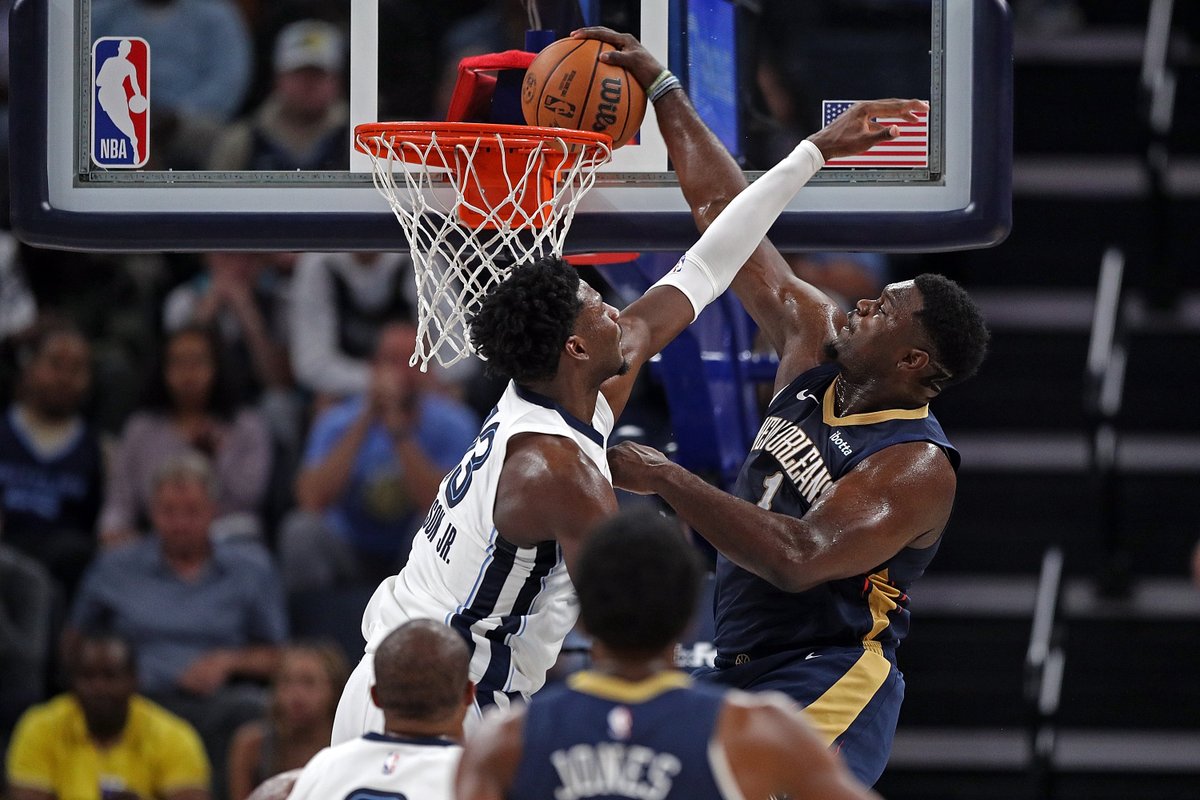 Zion Williamson posterizes JJJ then catches an oop on the following play 😤