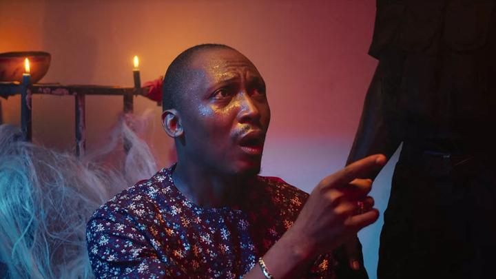 The road to quick wealth is paved with deadly consequences. Olóládé, a 6-episode series, is coming to Netflix November 24 🩸