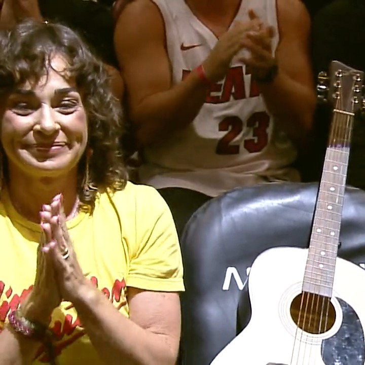 It was great having Jimmy Buffett's daughter, Savannah, in the house last night. RIP Jimmy 🕊