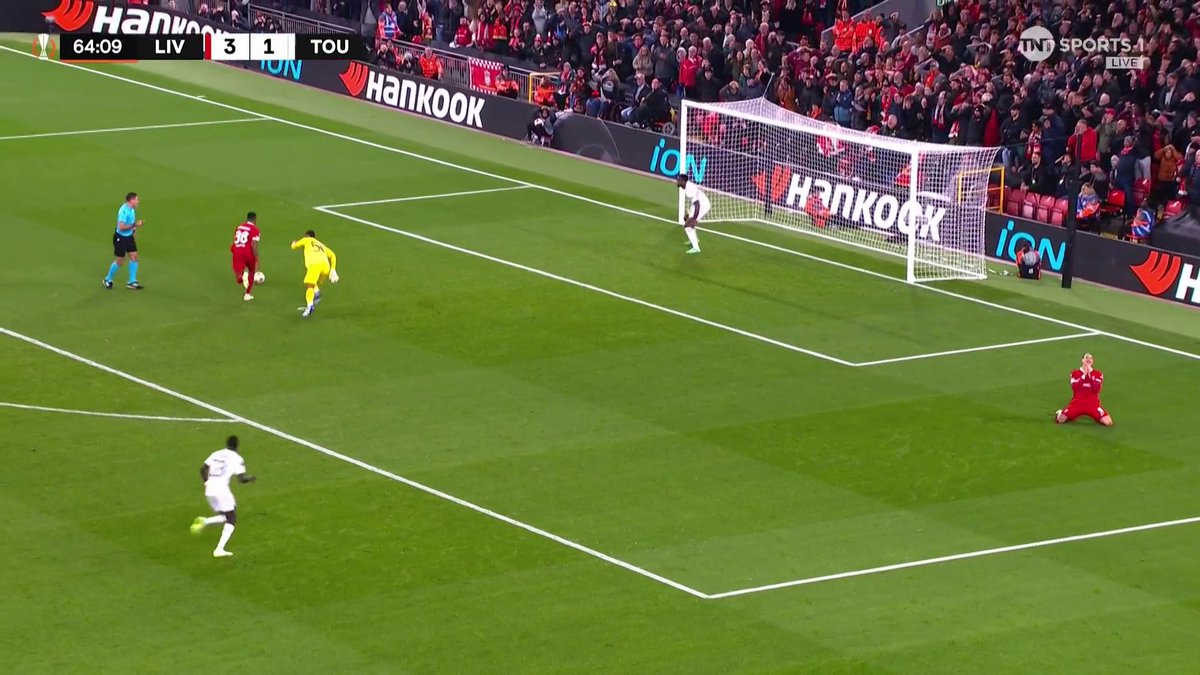 WHAT HAVE WE JUST WITNESSED?! 😅 Liverpool's 4th goal against Toulouse is pure chaos... #UEL