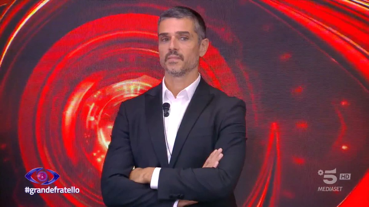 Il pubblico ha deciso che il meno votato (che quindi andrà direttamente al televoto) è Massimiliano! #GrandeFratello