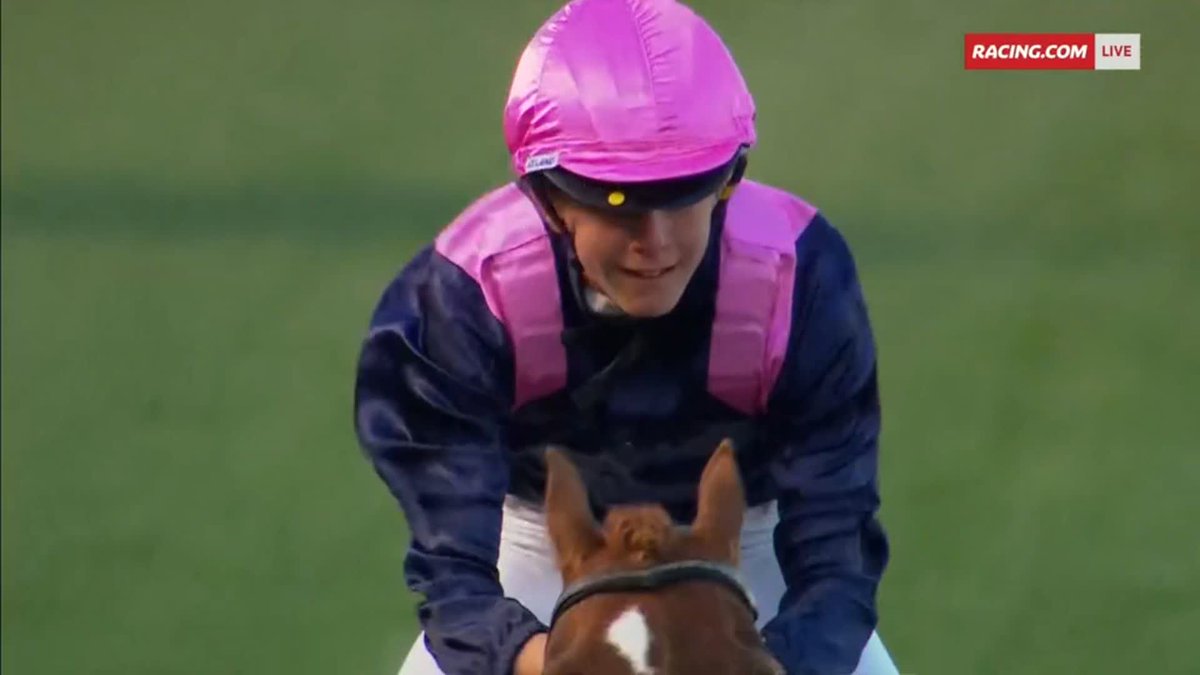 "And the race is on here!" Heat 2 of the National Pony Racing Series didn't disappoint! 🔥 Darcy bolted in! Thoroughbred Industry Careers