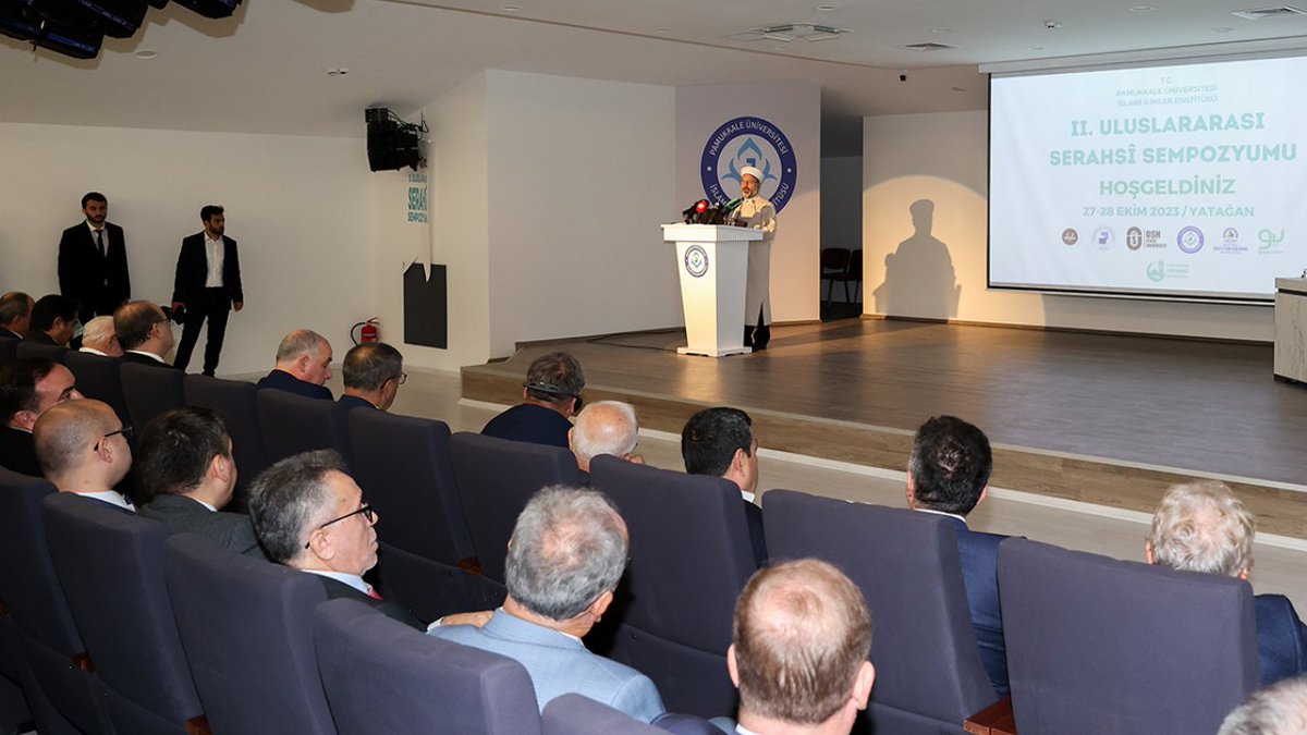 “İmam Serahsi yaşadığı dönemdeki onca zorluğa ve sıkıntıya rağmen yaktığı meşaleyle sadece talebelerine ışık olmamış, aynı zamanda Buhara’yı, Bağdat'ı, Basra’yı, Semerkant’ı ve Şam’ı da aydınlatmıştır.” İlim, kültür ve medeniyet tarihimizde müstesna bir yere sahip olan İmam Serahsî gibi büyük bir âlimin daha iyi tanınması ve anlaşılması gayesi ile Pamukkale Üniversitesi’nde düzenlenen “II. Uluslararası Serahsi Sempozyumu”nun hayırlı sonuçlara vesile olmasını temenni ediyor, programda emeği geçen herkese teşekkür ediyorum.
