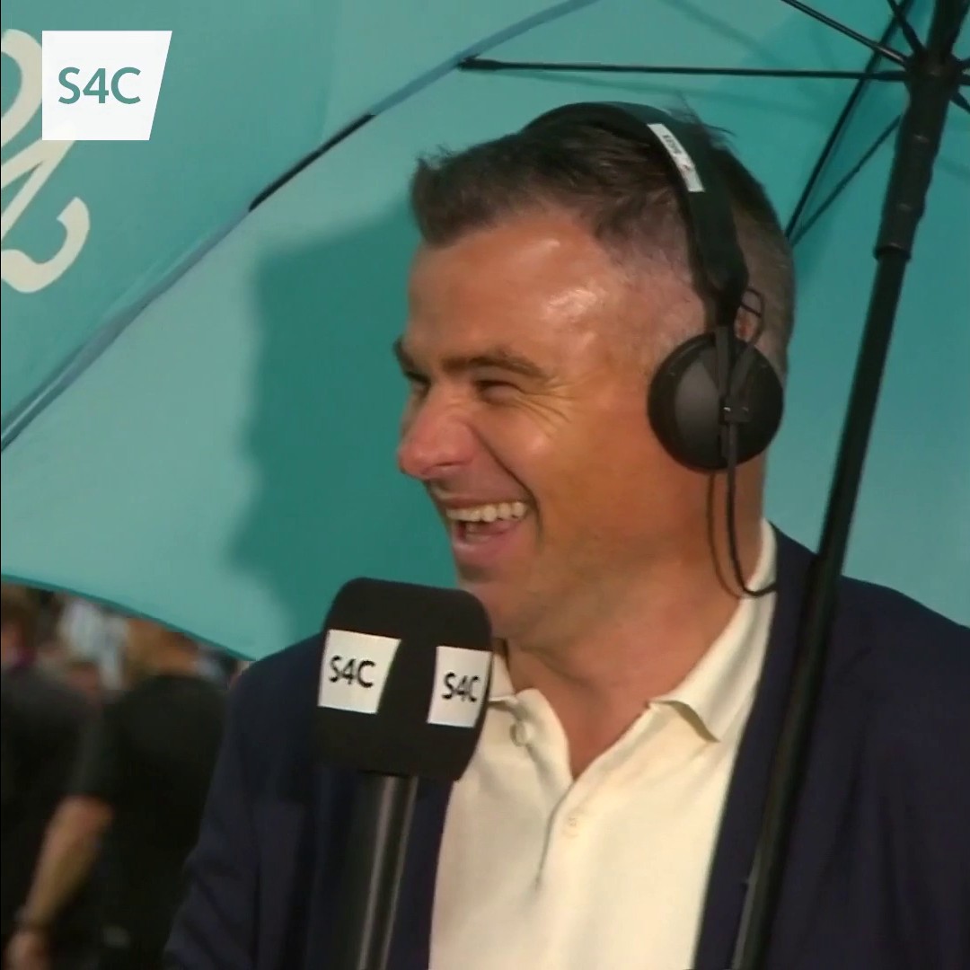 CWPAN Y BYD MIKE 🏆 Serennu ar y cae yn 2011, serennu oddi ar y cae yn 2023! 😆 Mike Phillips just loves entertaining us at Rugby World Cups! 🤩 #RWC2023 | S4C Rygbi | S4C 🏴󠁧󠁢󠁷󠁬󠁳󠁿