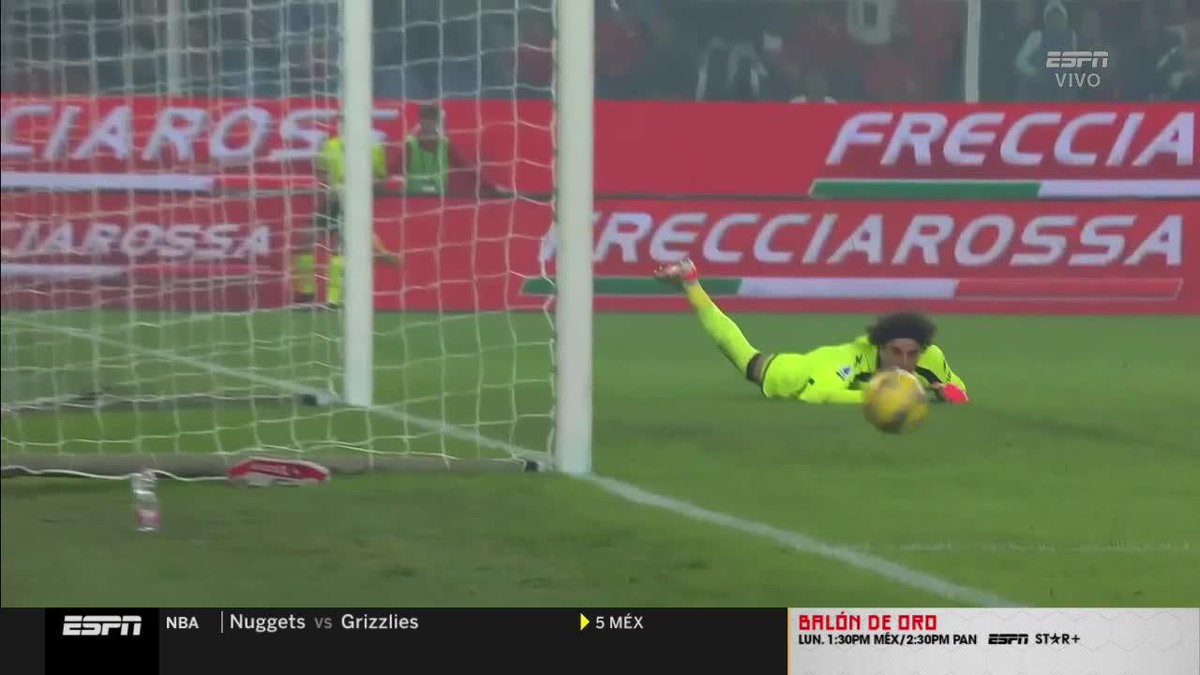🤯 LO DE FRANCISCO GUILLERMO OCHOA 🤯 😎 Atajada de OTRO NIVEL Sigue la #SerieAxESPN en #StarPlusLa