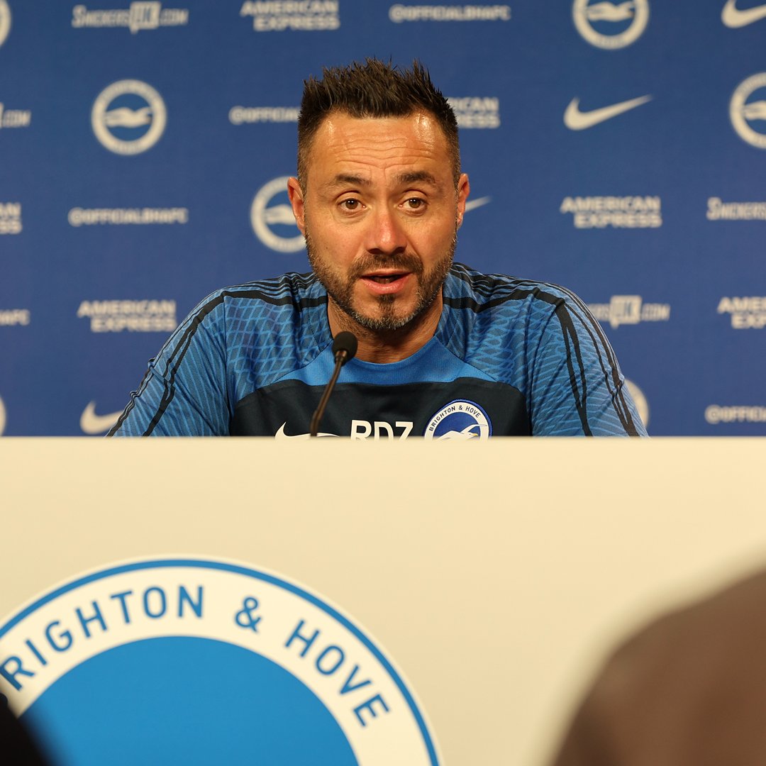 "We know we are doing something historic for the club and city. We are writing new history, it is magic for us." 💙🤩 Roberto was asked about the voice note he sent before our win against Ajax... 👀